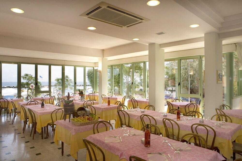 רימיני Hotel Palos מראה חיצוני תמונה