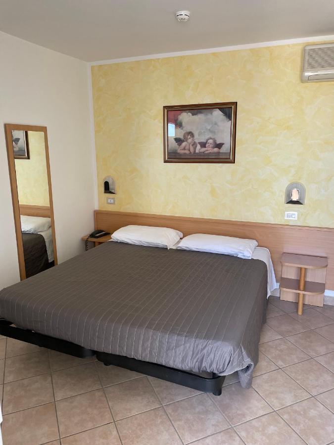 רימיני Hotel Palos מראה חיצוני תמונה
