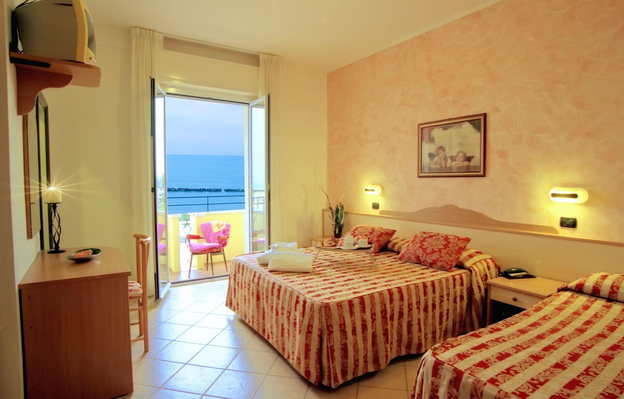 רימיני Hotel Palos מראה חיצוני תמונה