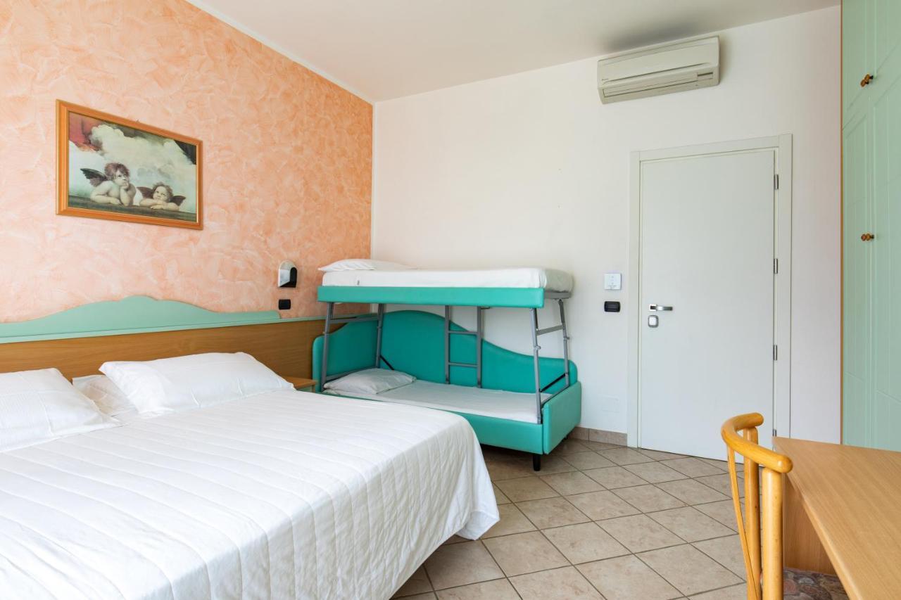 רימיני Hotel Palos מראה חיצוני תמונה