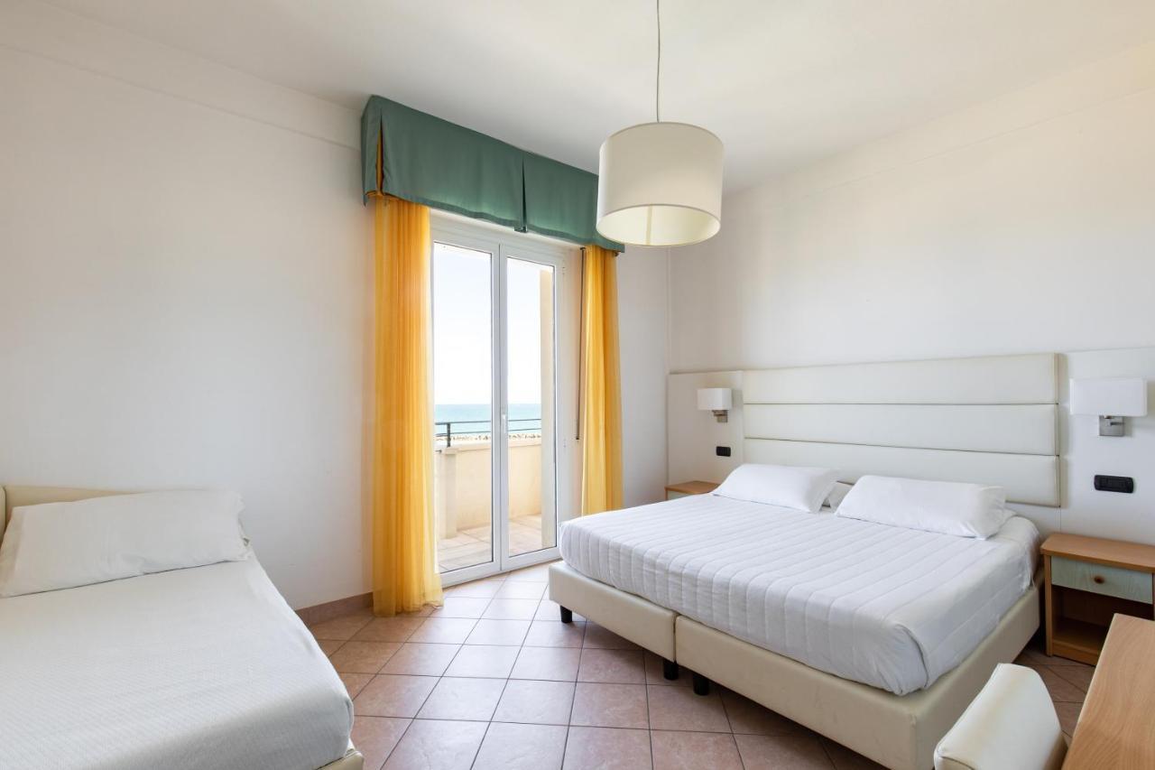 רימיני Hotel Palos מראה חיצוני תמונה