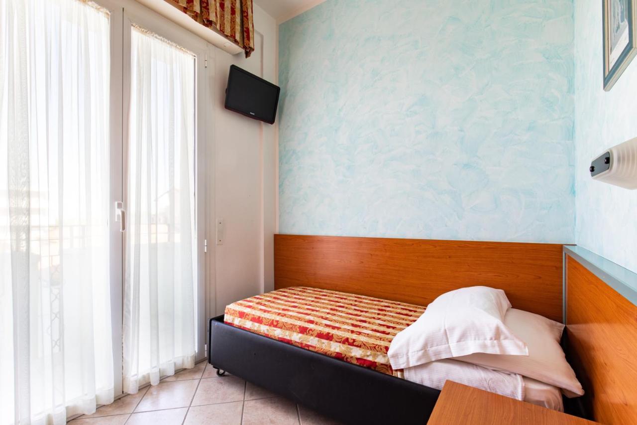 רימיני Hotel Palos מראה חיצוני תמונה