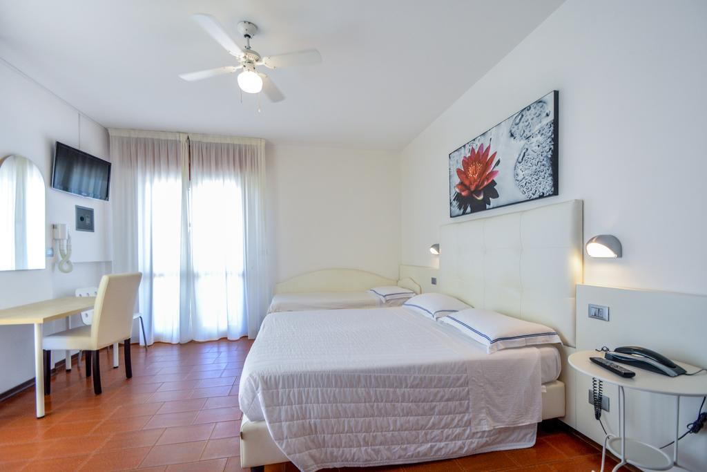 רימיני Hotel Palos מראה חיצוני תמונה